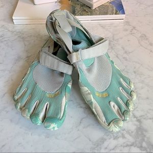 Vibram FiveFingers Size 6.5 (37)